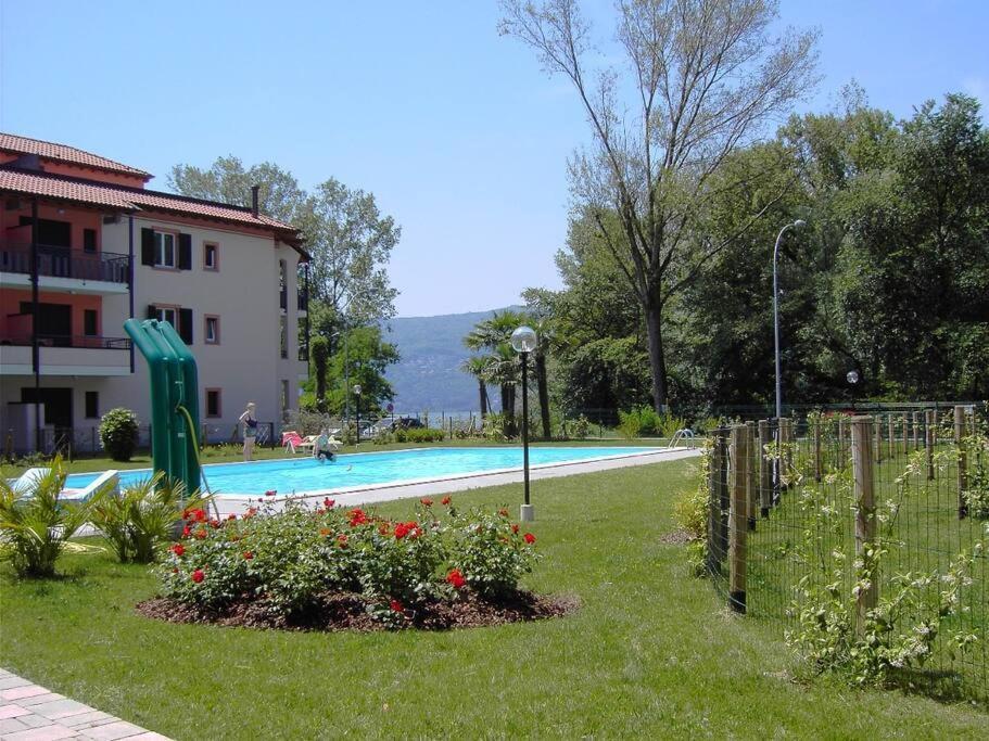 La Casa Sul Lago Monvalle Eksteriør billede